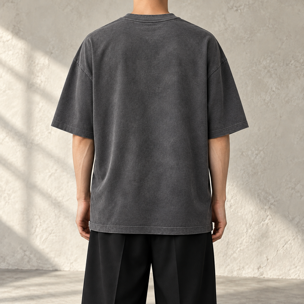 Boston Vintage Washed T-shirt – back view on a model
