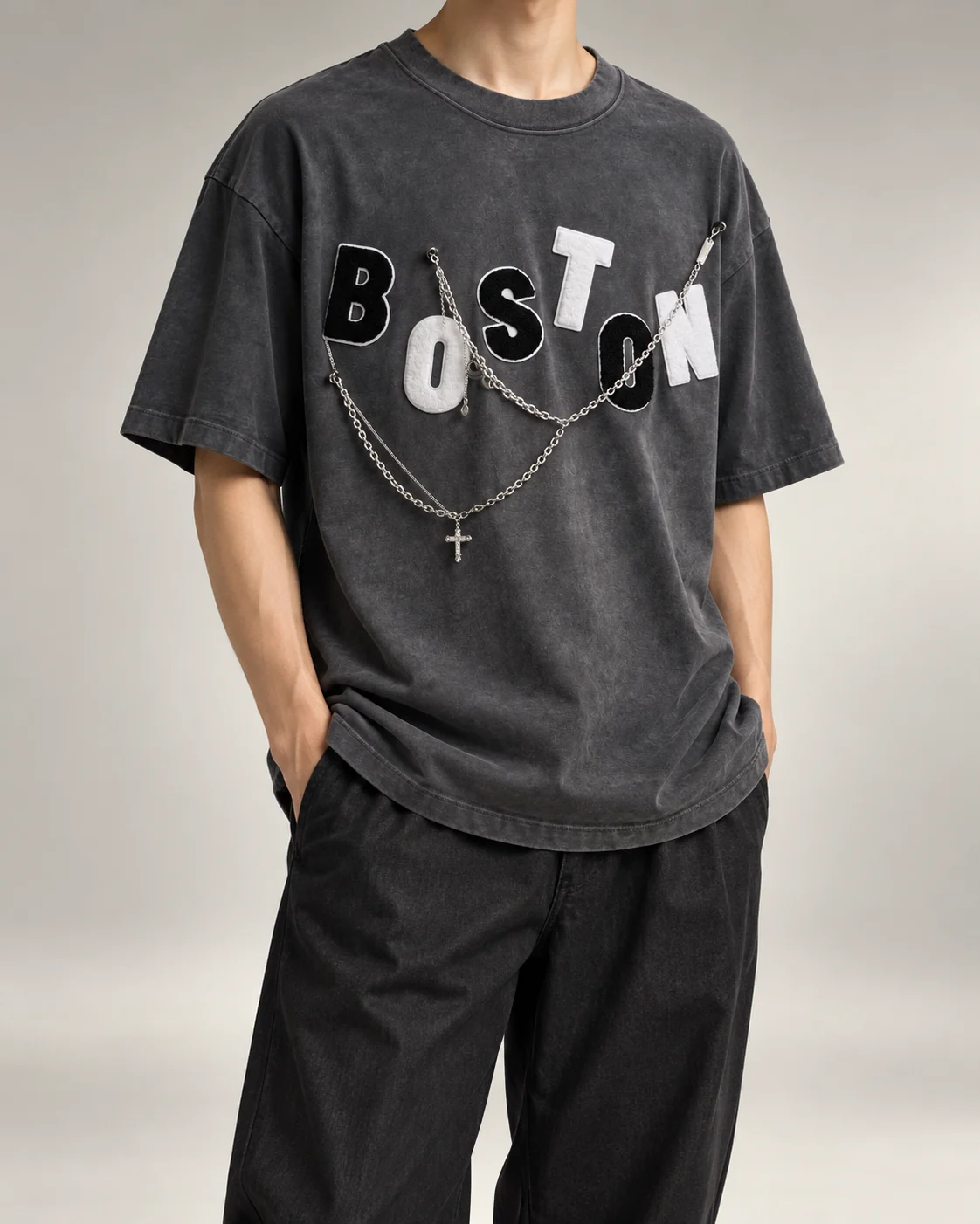 Faceless model wearing the Boston vintage washed T-shirt